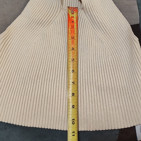 Cider NWT ribbed criss cross crop top - Picture 8 of 9